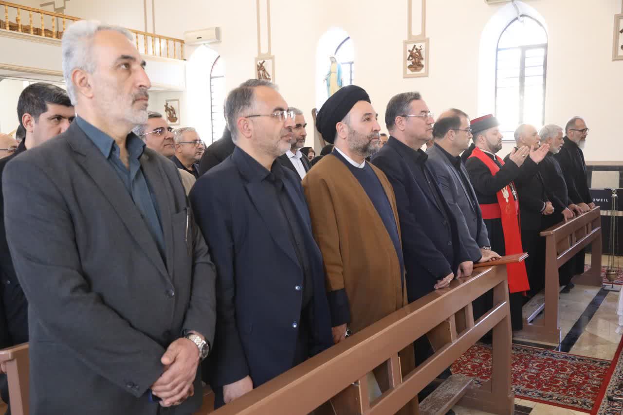 برگزاری مراسم چهلمین روز شهادت رهبر معظم انقلاب در کلیسای کاتولیک آشوری و کلدانی ارومیه + تصاویر