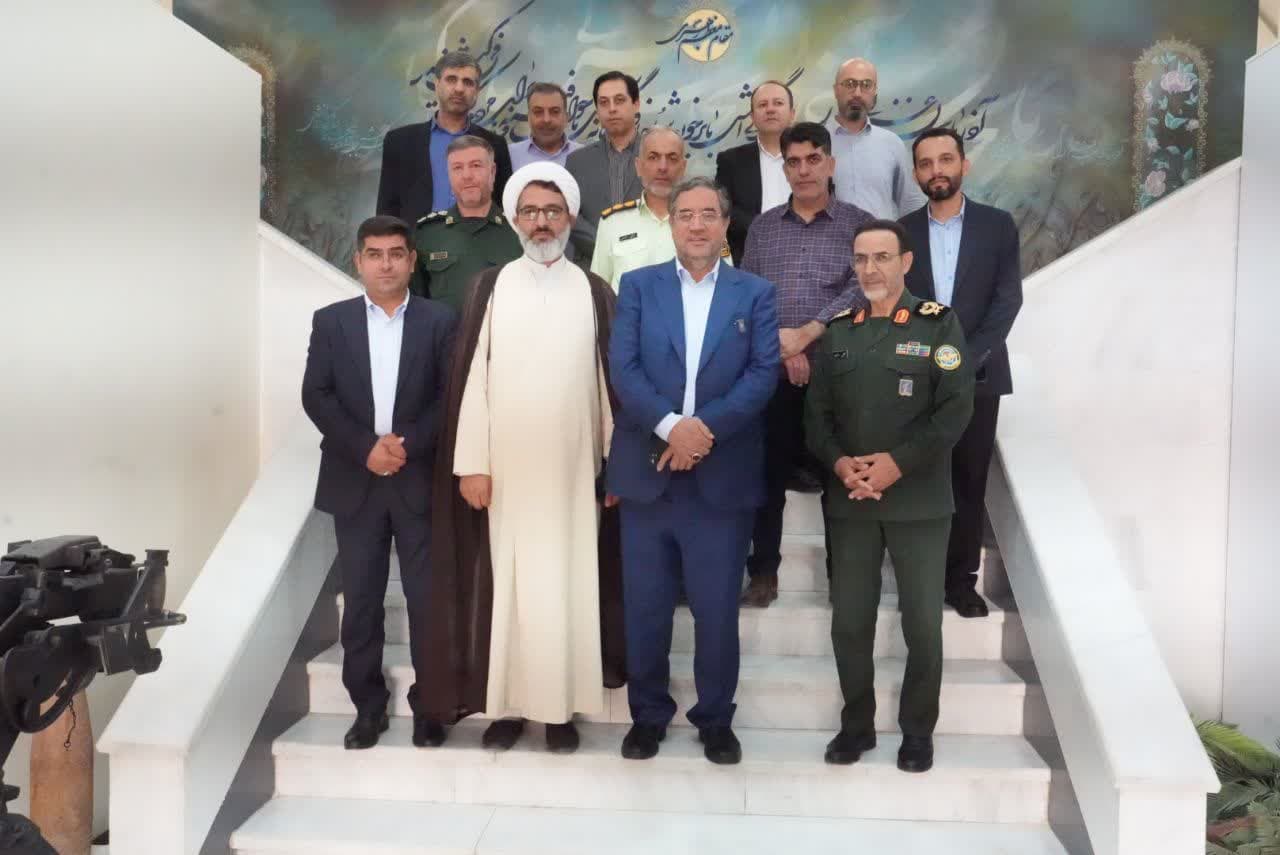 بازدید استاندار آذربایجانغربی از اداره کل و موزه حفظ آثار و نشر ارزشهای دفاع مقدس استان + تصاویر