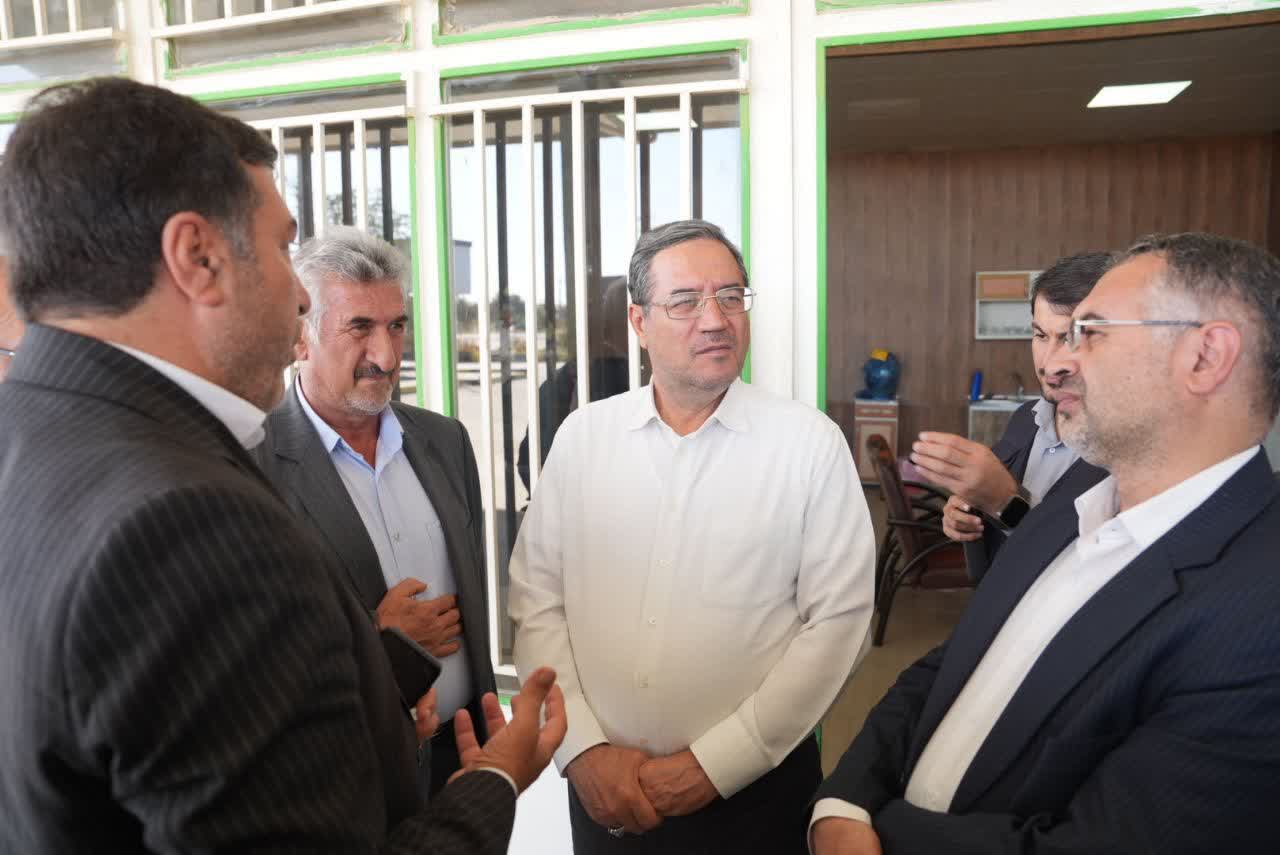 بازدید استاندار آذربایجانغربی از بازارچه راکد در مسیر ارومیه - سلماس + تصاویر