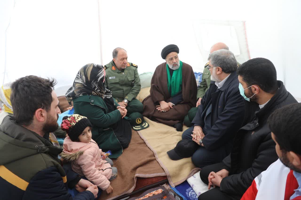 آلبوم تصویری / بازدید رئیس جمهور از روند اسکان اضطراری و برخی از مناطق زلزلهزده شهرستان خوی