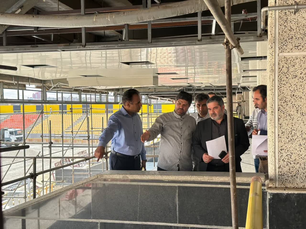 بازدید معاون هماهنگی امور عمرانی استاندار آذربایجانغربی از ورزشگاه 15 هزار نفری شهید باکری ارومیه + تصاویر