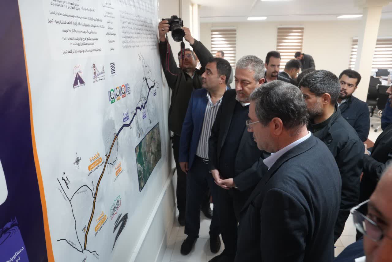 بازدید استاندار آذربایجانغربی از روند پیشرفت پروژه آزادراه ارومیه - تبریز + تصاویر