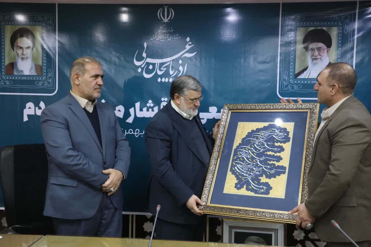 آلبوم تصویری / دیدار استاندار آذربایجانغربی با جمعی از اقشار مختلف مردم شهرستان شاهین دژ