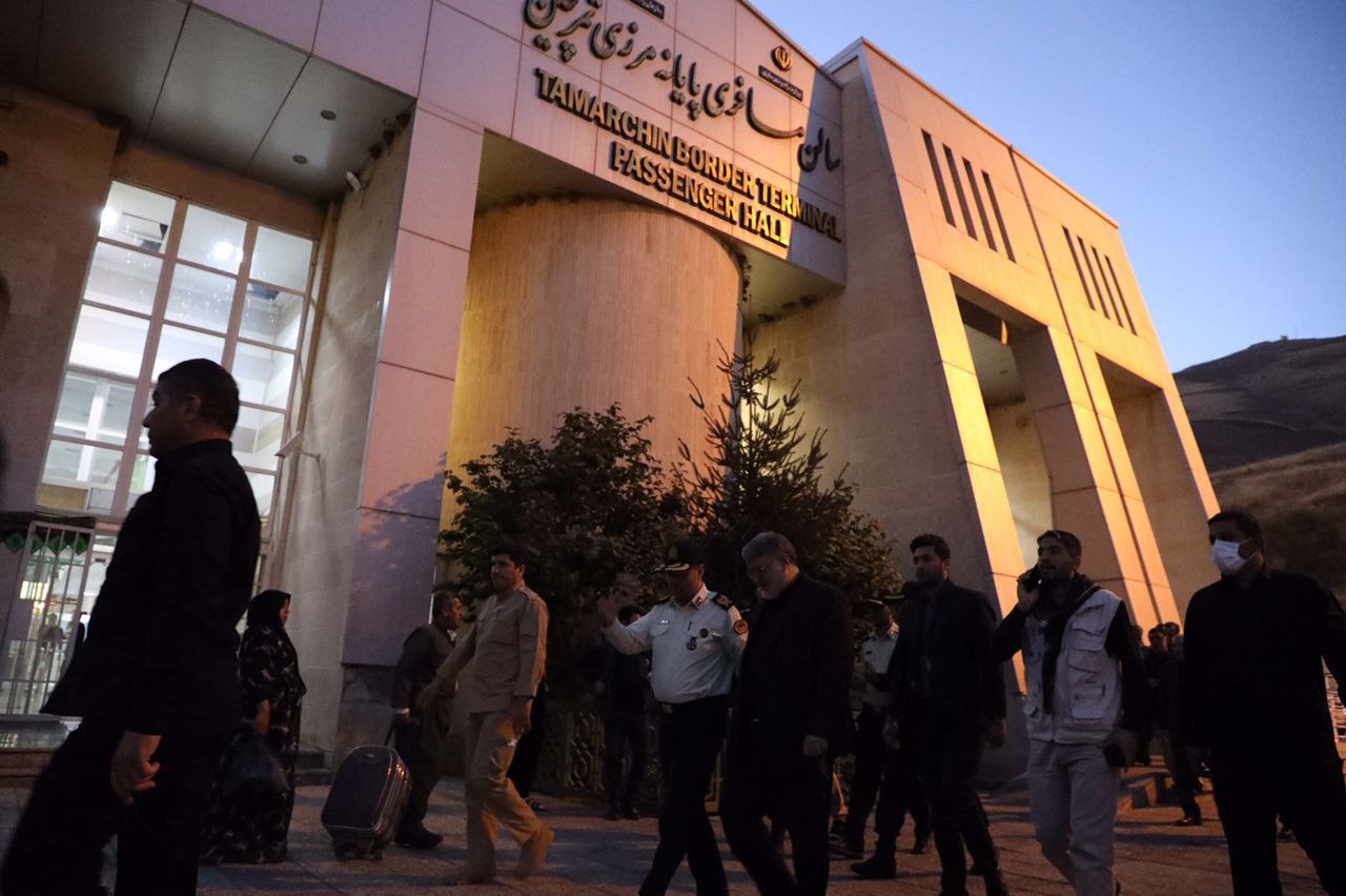 آلبوم تصویری / بازدید استاندار آذربایجانغربی از روند اعزام زائران اربعین از مرز تمرچین