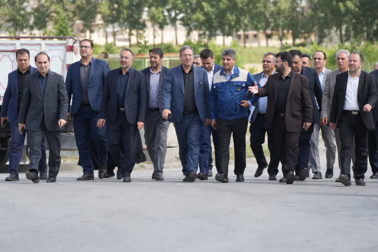 بازدید استاندار آذربایجانغربی از کارخانه پاکدیس ارومیه + تصاویر