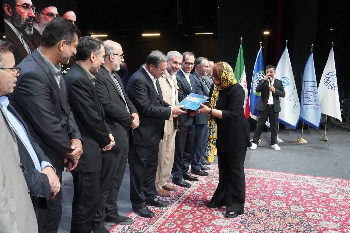 آلبوم تصویری / برگزاری آیین تجلیل از اصحاب فرهنگ و هنر آذربایجانغربی