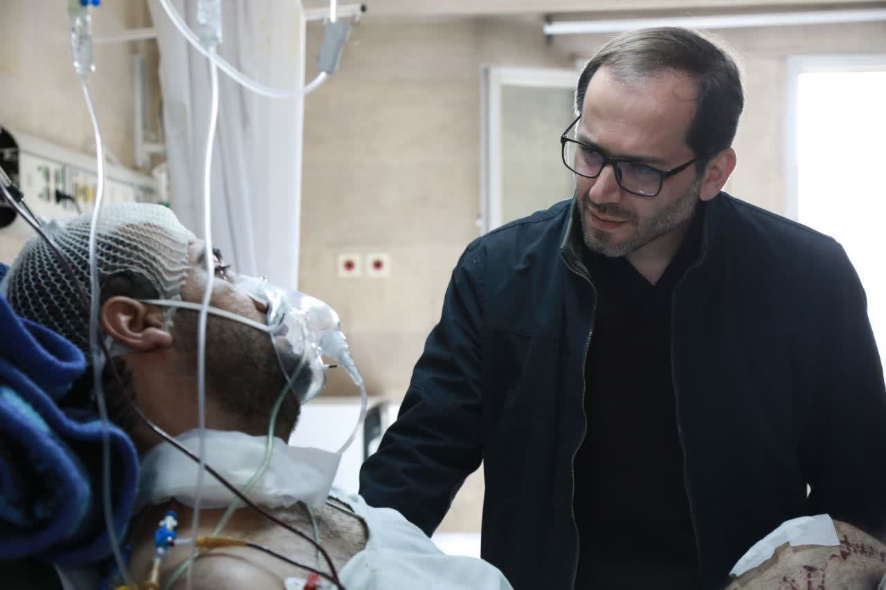 عیادت معاون استاندار آذربایجان‌غربی از مجروحان جنایات رژیم صهیونیستی + تصاویر