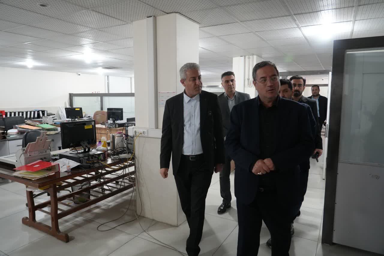 بازدید استاندار آذربایجان‌غربی از روند خدمت‌رسانی اداره کل راه و شهرسازی استان