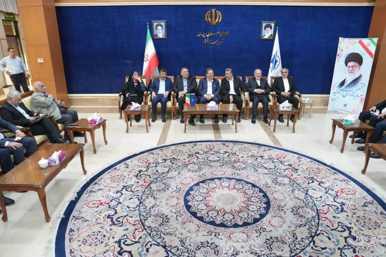 اعضای کمیسیون اقتصادی مجلس وارد ارومیه شدند + تصاویر