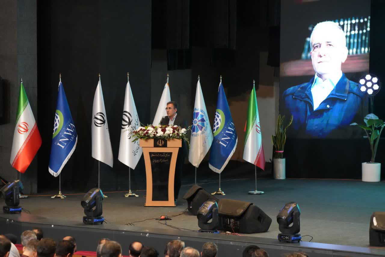 برگزاری آیین تجلیل از صنعتگران، معدنکاران و پیشکسوتان عرصه تولید در آذربایجانغربی + تصاویر