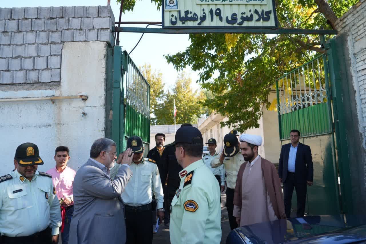 آلبوم تصویری / تجلیل استاندار آذربایجانغربی از فرماندهان و کارکنان انتظامی