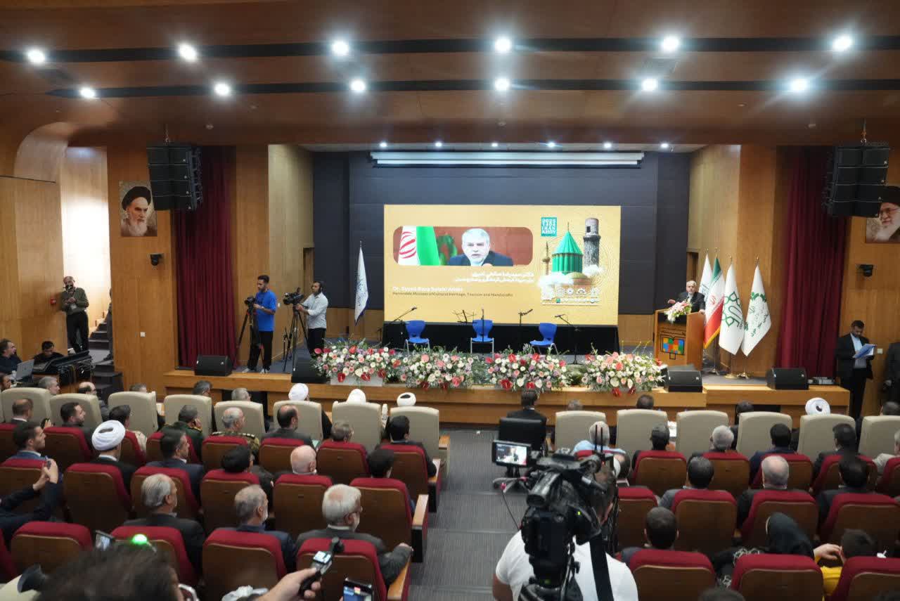 برگزاری آیین اختتامیه همایش بینالمللی شمس و مولانا در خوی + تصاویر