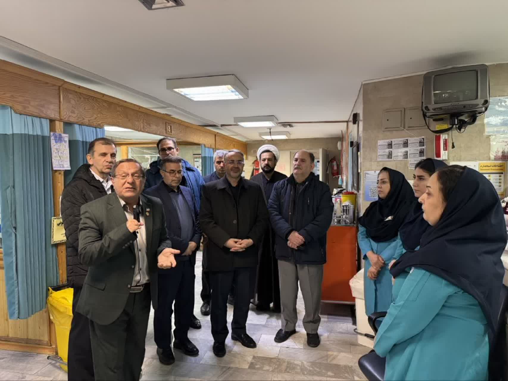 حضور معاون استاندار آذربایجان‌غربی در مرکز آموزشی و درمانی امام خمینی(ره) و تجلیل از تلاشگران عرصه سلامت و درمان