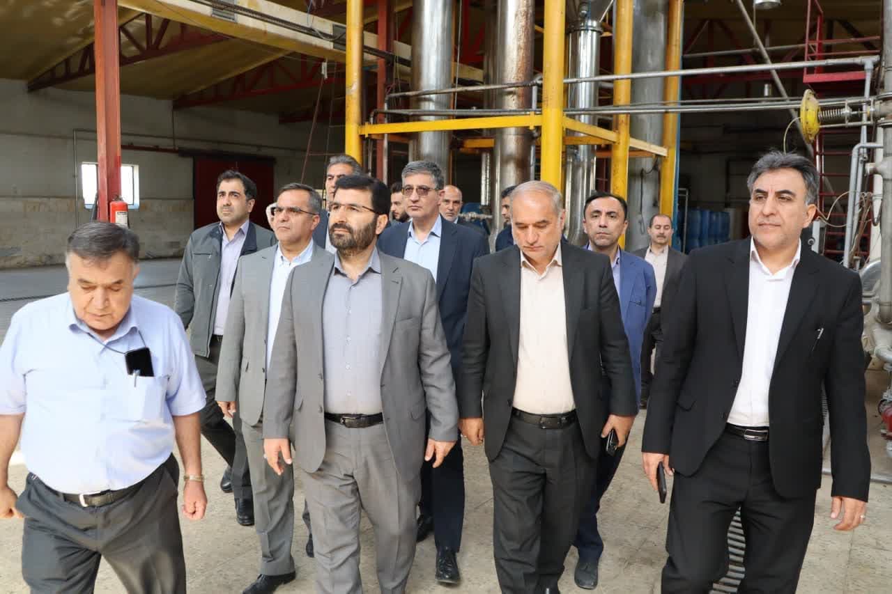 بازدید معاون هماهنگی امور اقتصادی استاندار آذربایجان غربی از دو شرکت تولیدی و صنعتی در ارومیه + تصاویر