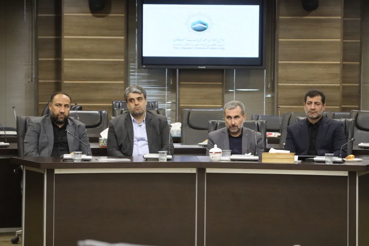 آلبوم تصویری / برگزاری آیین تجلیل از دست اندرکاران سومین اجلاس منطقهای وحدت اسلامی در ارومیه