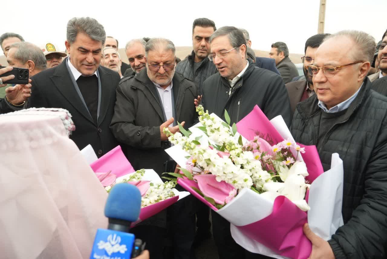 شهرام دبیری معاون امور مجلس رئیس جمهور وارد خوی شد + تصاویر