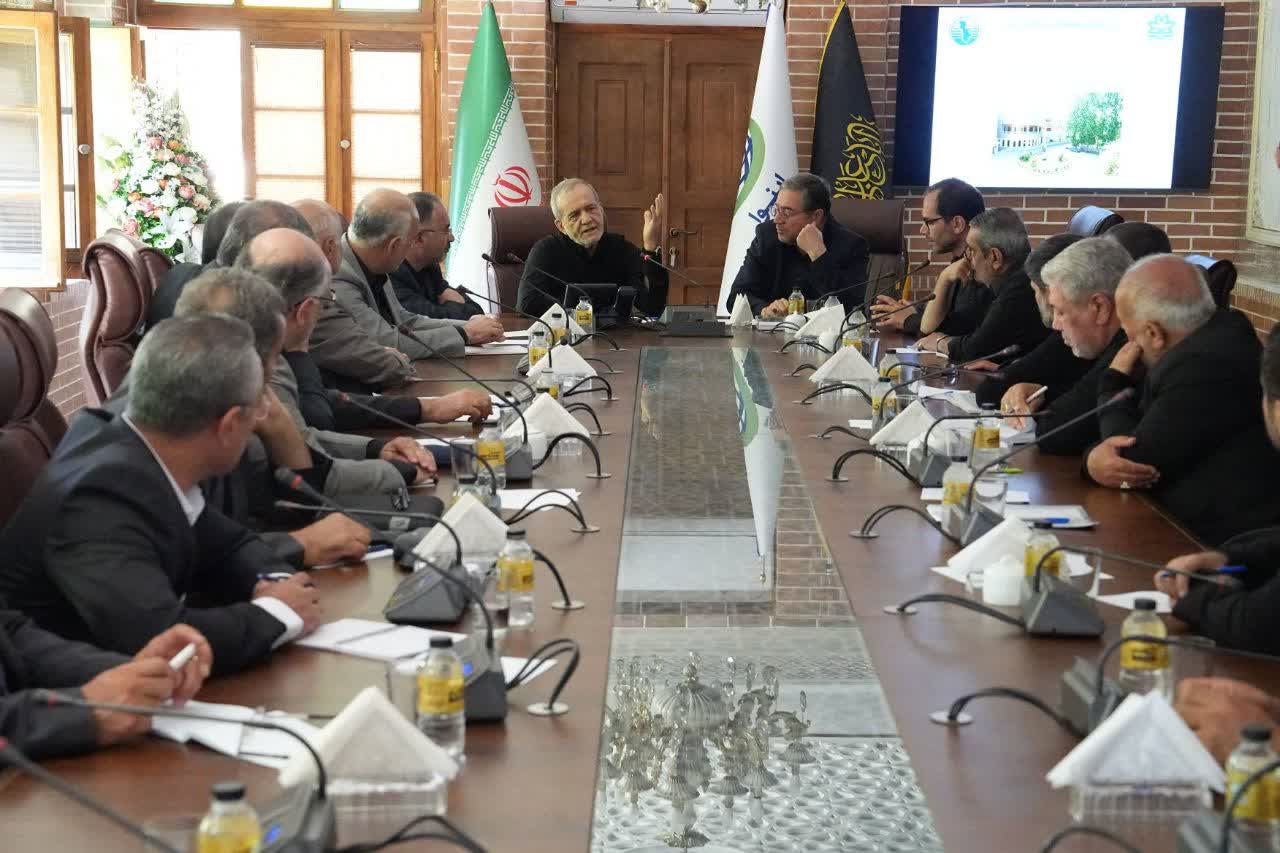 برگزاری جلسه بررسی روند پیشرفت احیای دریاچه ارومیه + تصاویر