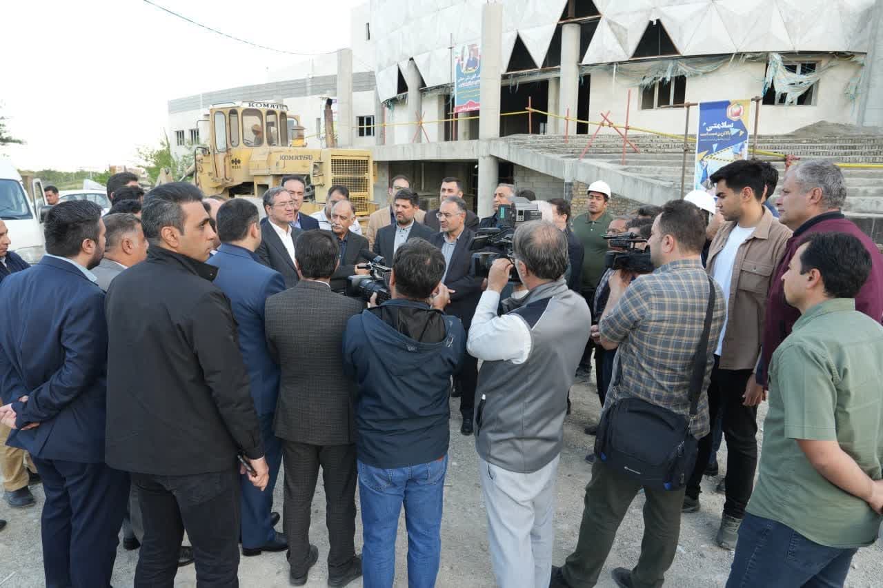 بازدید استاندار آذربایجانغربی از روند احداث بیمارستان 450 تختخوابی شهید بهشتی ارومیه + تصاویر