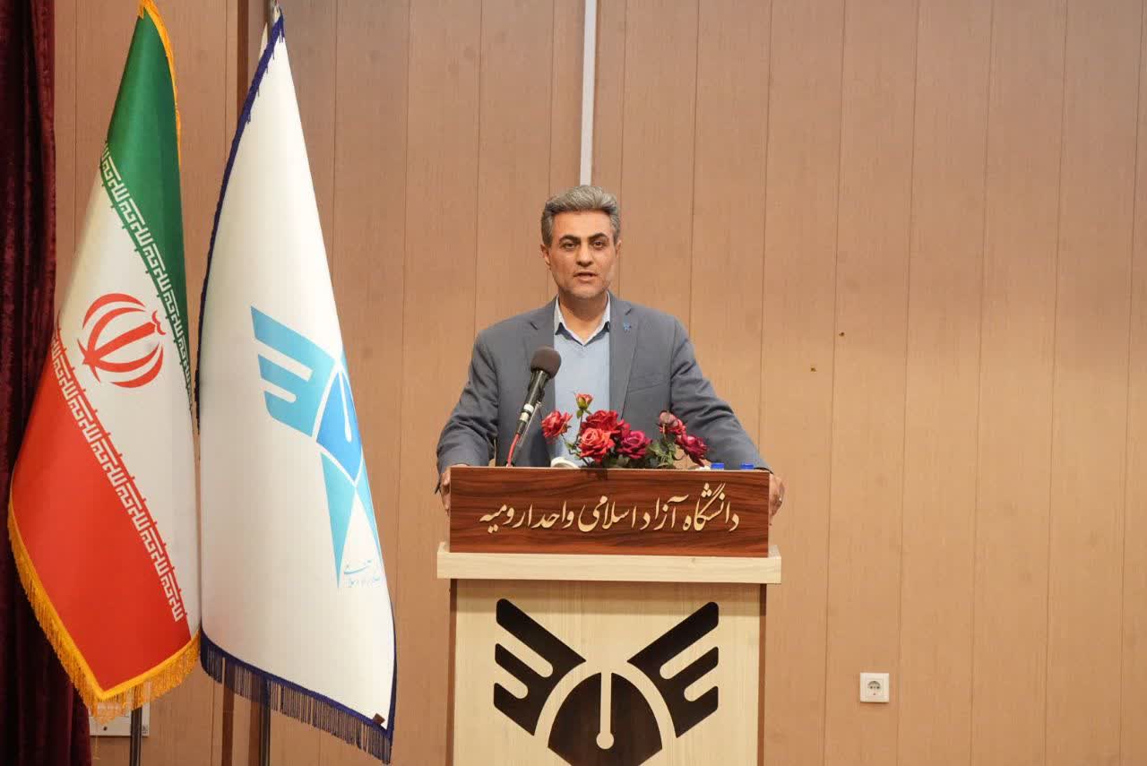 آلبوم تصویری / برگزاری آیین بزرگداشت روز معلم و استاد در ارومیه