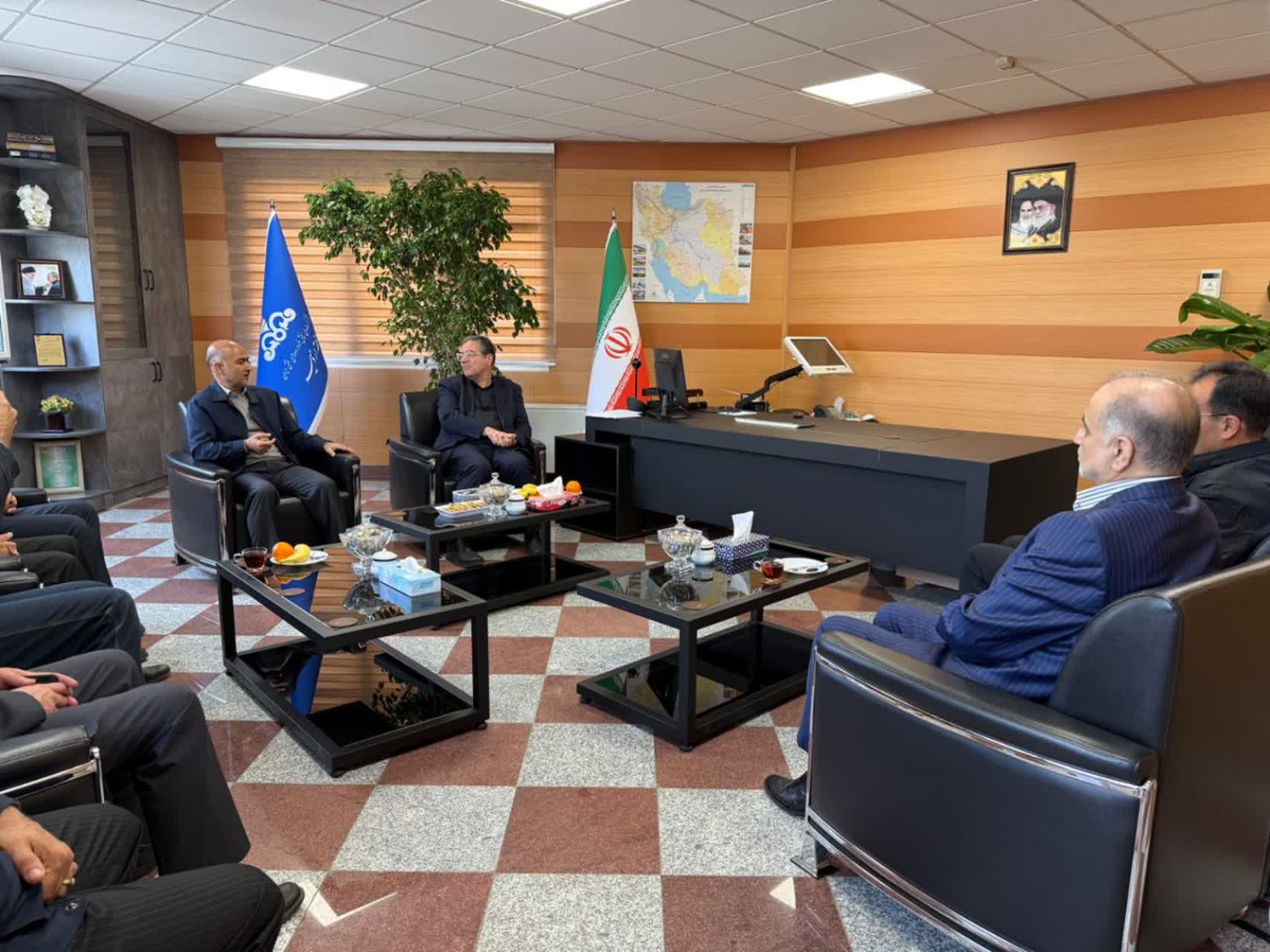 حضور استاندار آذربایجان‌غربی در ستاد سوخت‌رسانی استان