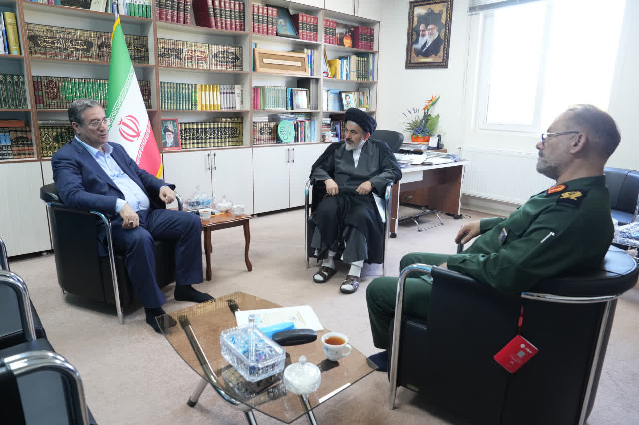 نشست مشترک استاندار آذربایجانغربی با نماینده ولی فقیه در استان و امام جمعه ارومیه و فرمانده سپاه شهدای استان