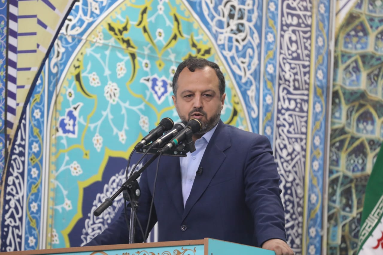 آلبوم تصویری / حضور وزیر اقتصاد و دارایی و استاندار آذربایجان غربی در نماز جمعه ارومیه
