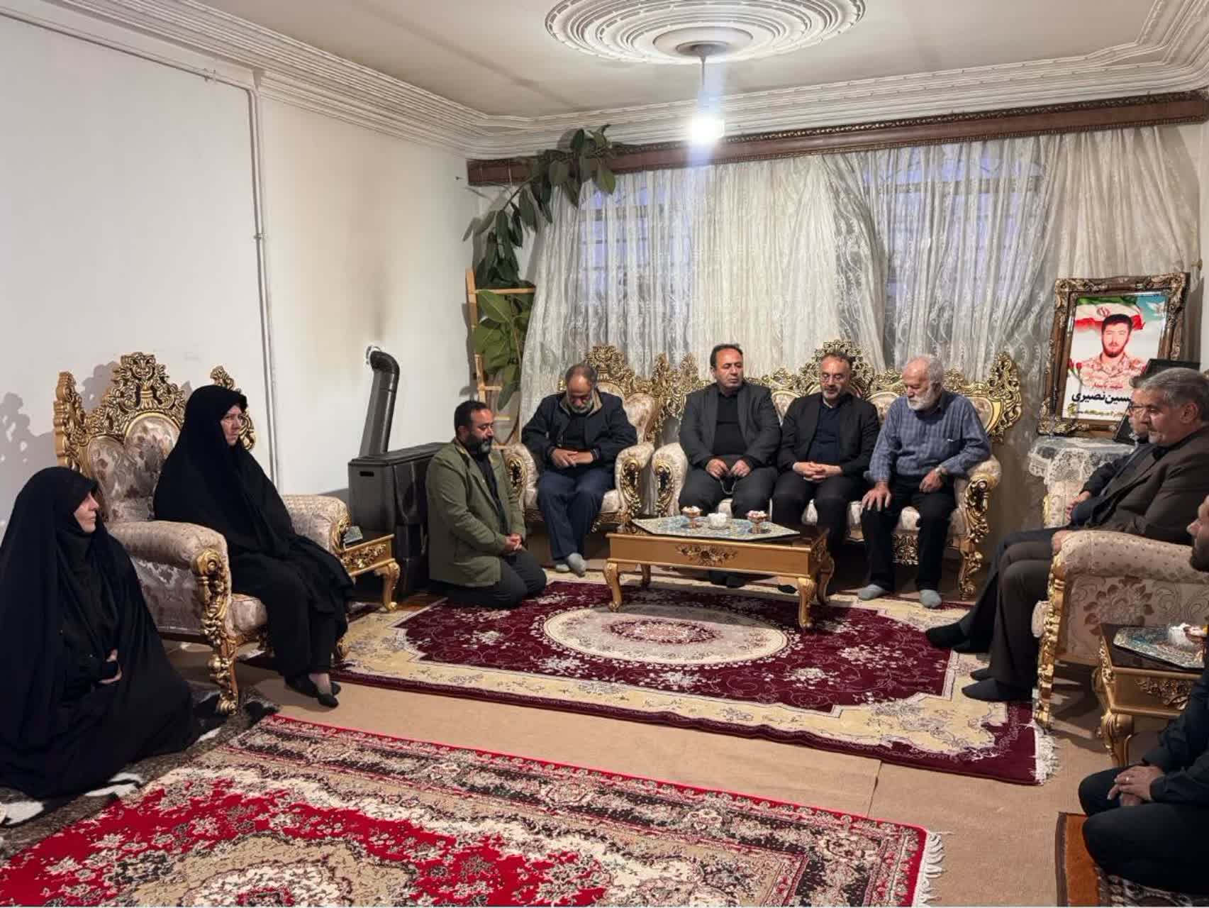 رشادت و ایثارگری شهیدان و خانواده‌های آنان نباید فراموش شود