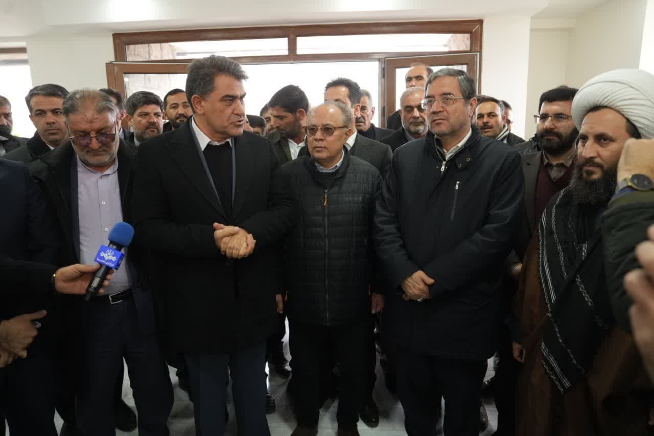 بازدید معاون امور مجلس رئیس جمهور و استاندار آذربایجانغربی از ایستگاه راه آهن بابکان خوی + تصاویر