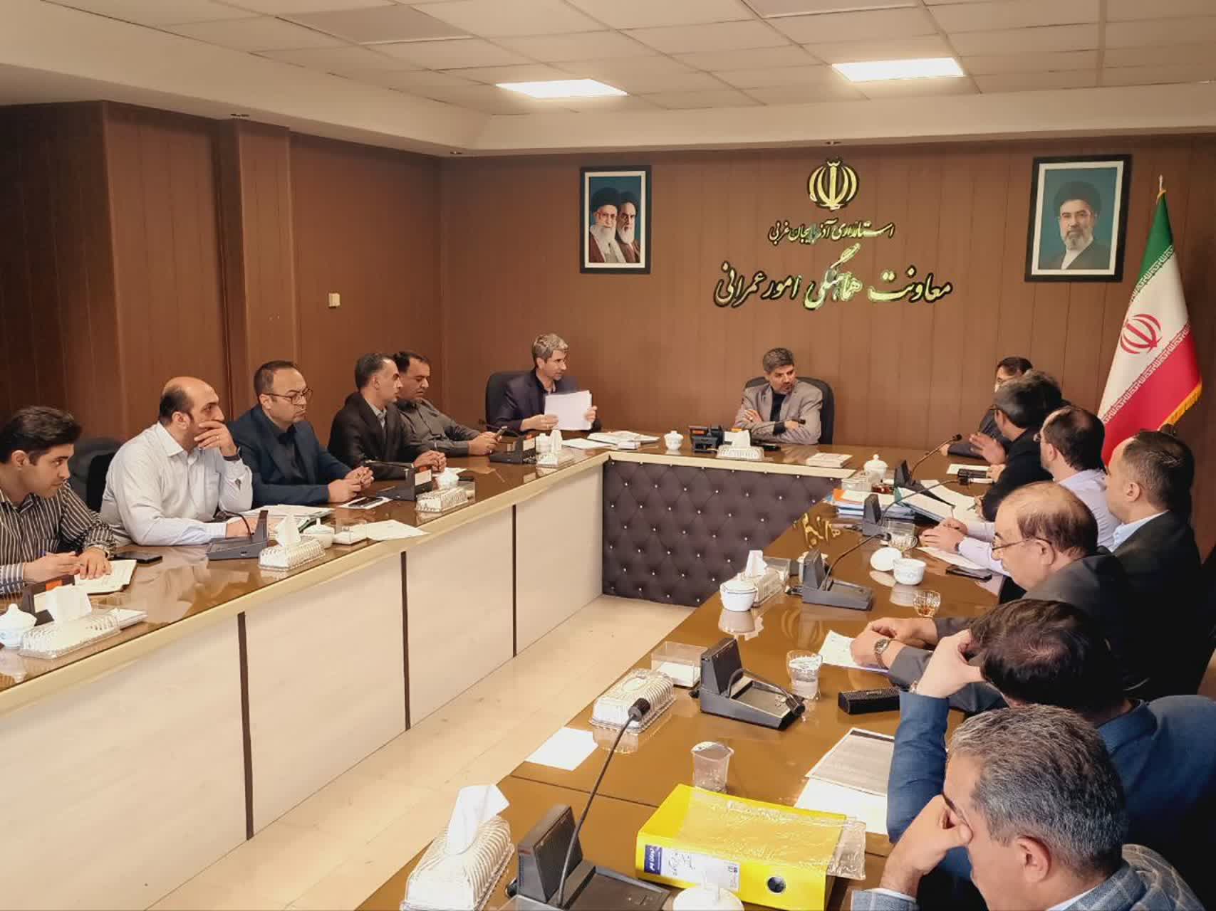 پیگیری تسریع اجرای پروژههای مشارکتی و رفع موانع سرمایهگذاری در آذربایجانغربی