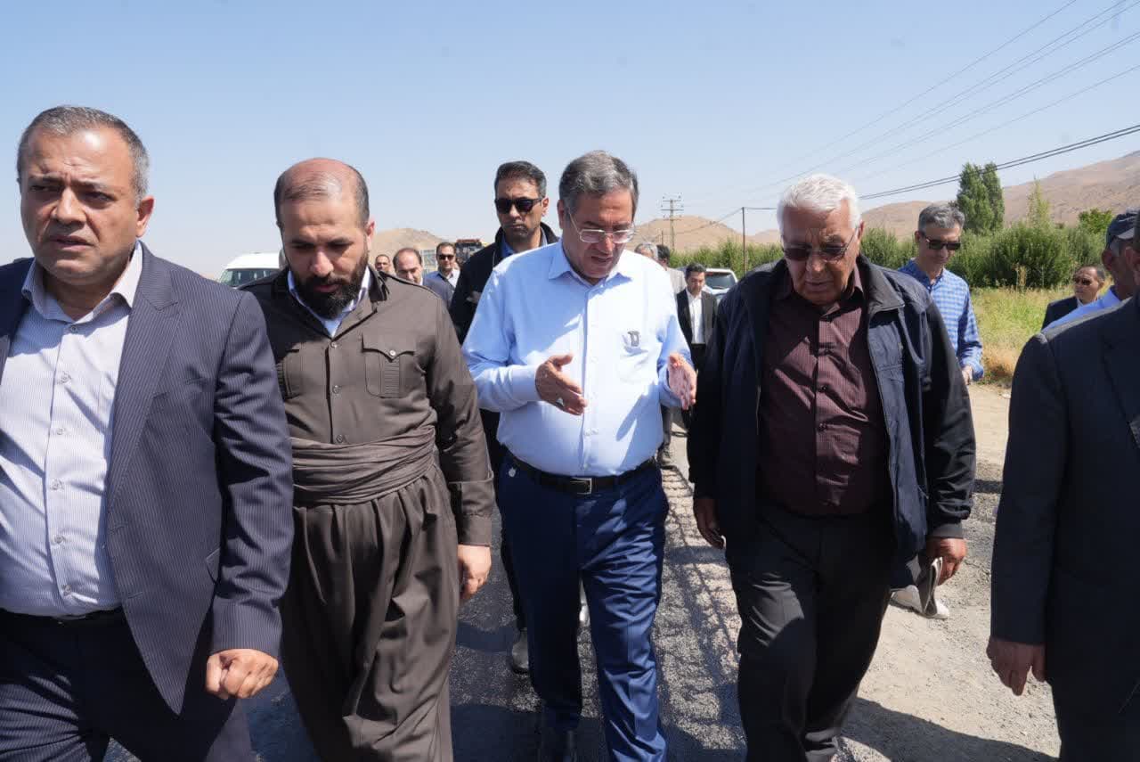 بازدید استاندار آذربایجانغربی از عملیات راهسازی محور نقده - پیرانشهر + تصاویر