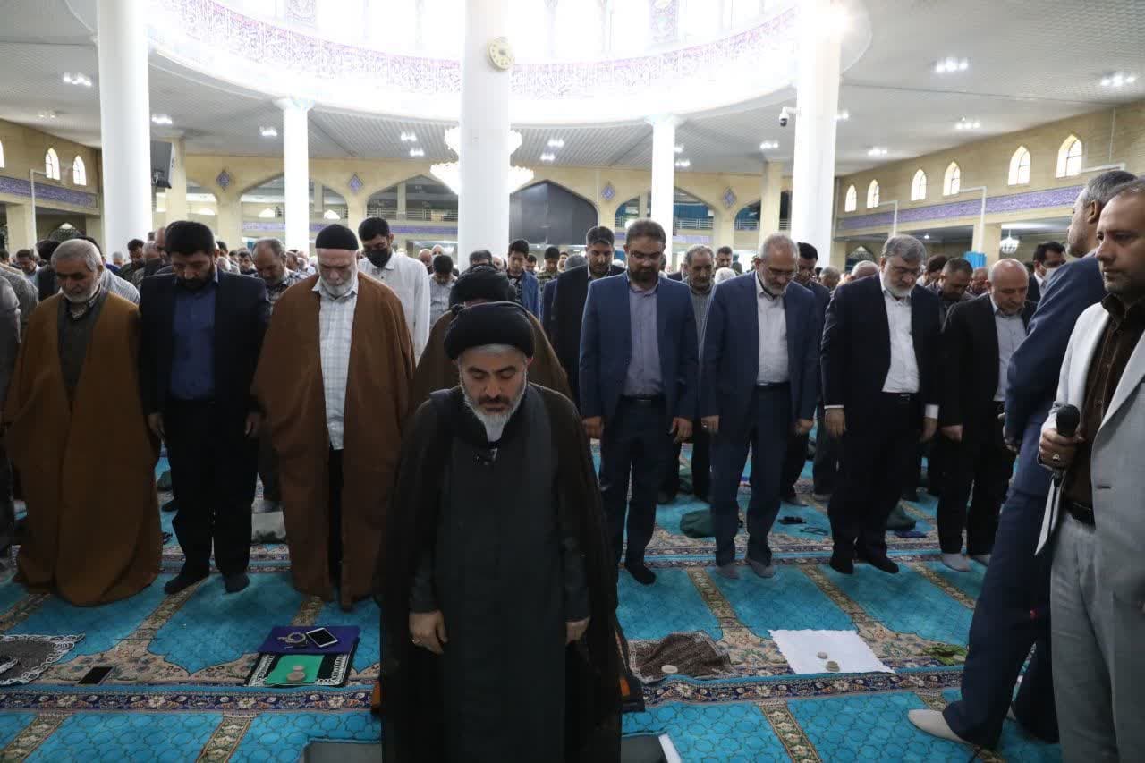 آلبوم تصویری / حضور معاون امور مجلس رئیس جمهور در نماز جمعه ارومیه