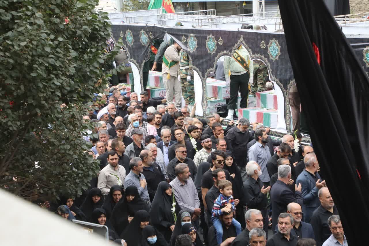 آلبوم تصویری / برگزاری مراسم تشییع پیکر مطهر 23 شهید هشت سال دفاع مقدس در ارومیه