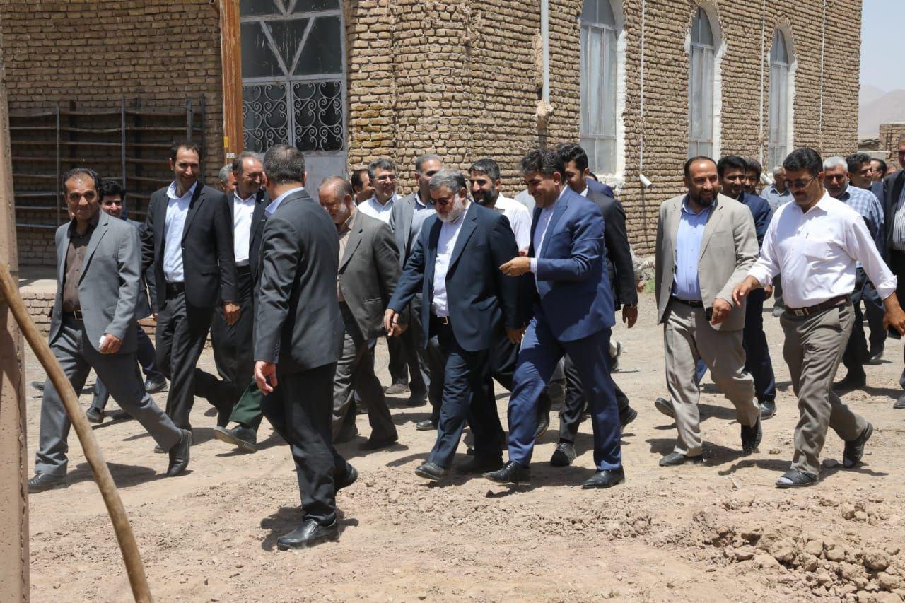 حضور استاندار آذربایجانغربی در جمع مردم روستای مظفرآباد بخش ایواوغلی