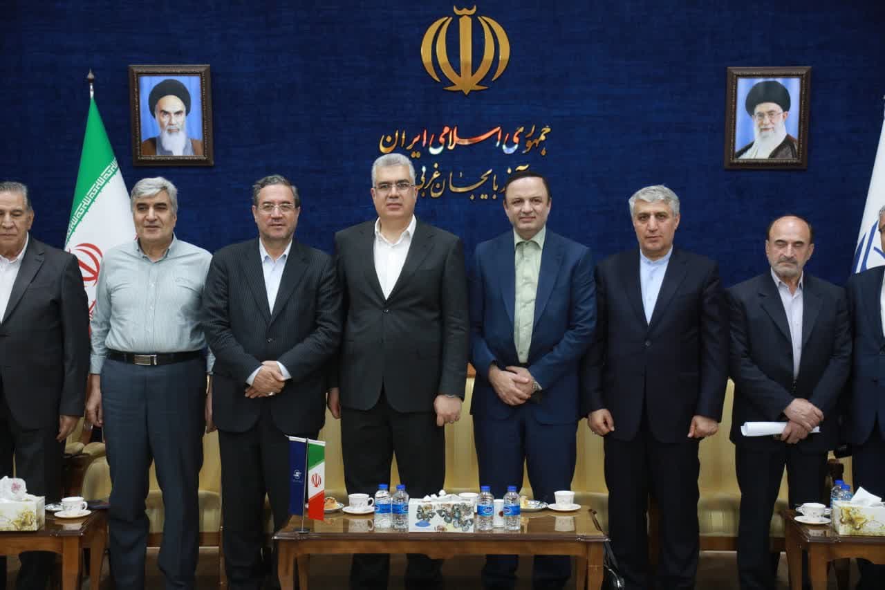 آلبوم تصویری / استقبال از میهمانان همایش بینالمللی سرمایهگذاری در فرودگاه ارومیه