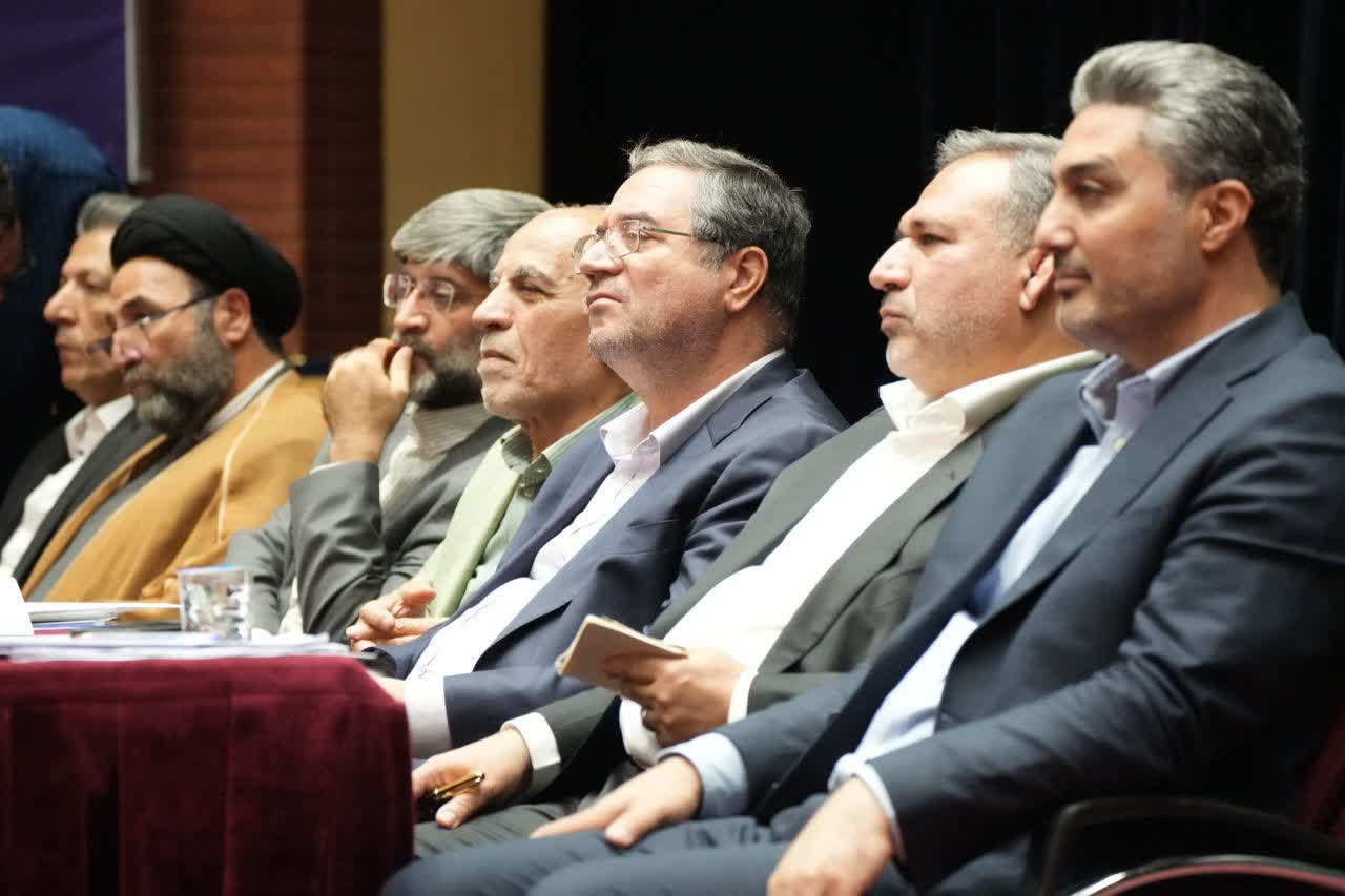 برگزاری نشست بررسی چالشها و راهکارهای توسعه اقتصادی آذربایجانغربی + تصاویر