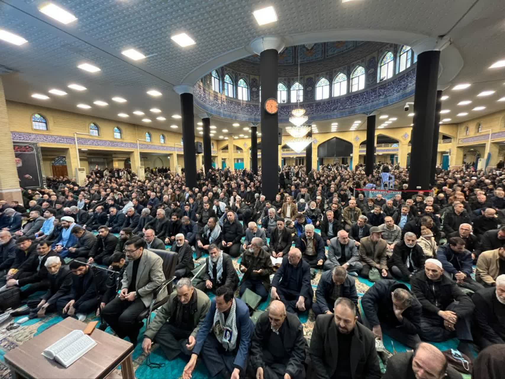 برگزاری نماز باشکوه عید سعید فطر با حضور مردم و مسئولان در ارومیه + تصاویر