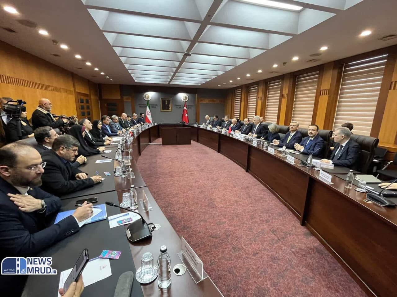 حضور استاندار آذربایجانغربی در نشست وزیر راه و شهرسازی کشورمان با وزیر تجارت ترکیه + تصاویر