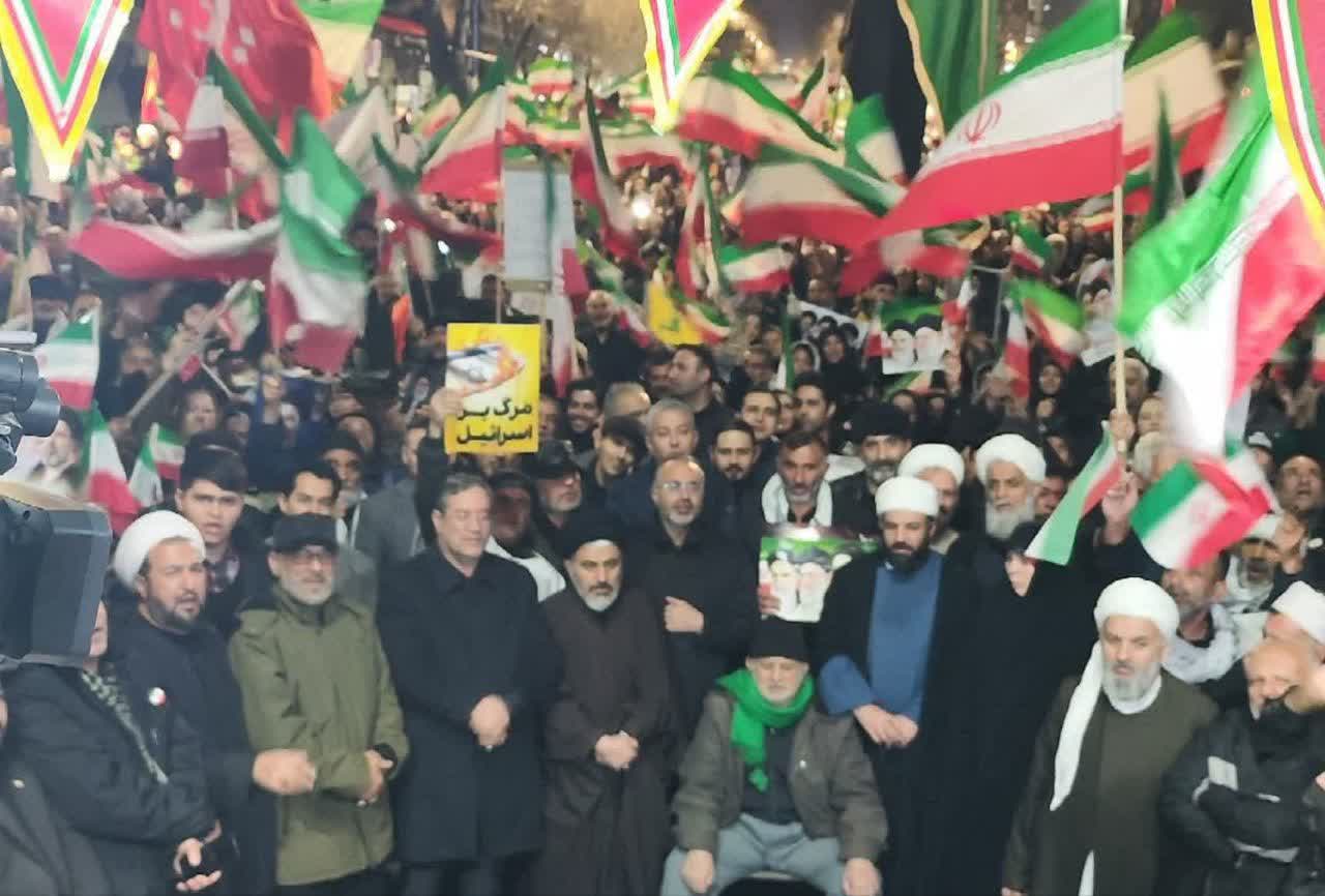 تداوم برگزاری تجمعات شبانه مردم و مسئولان در ارومیه + تصاویر