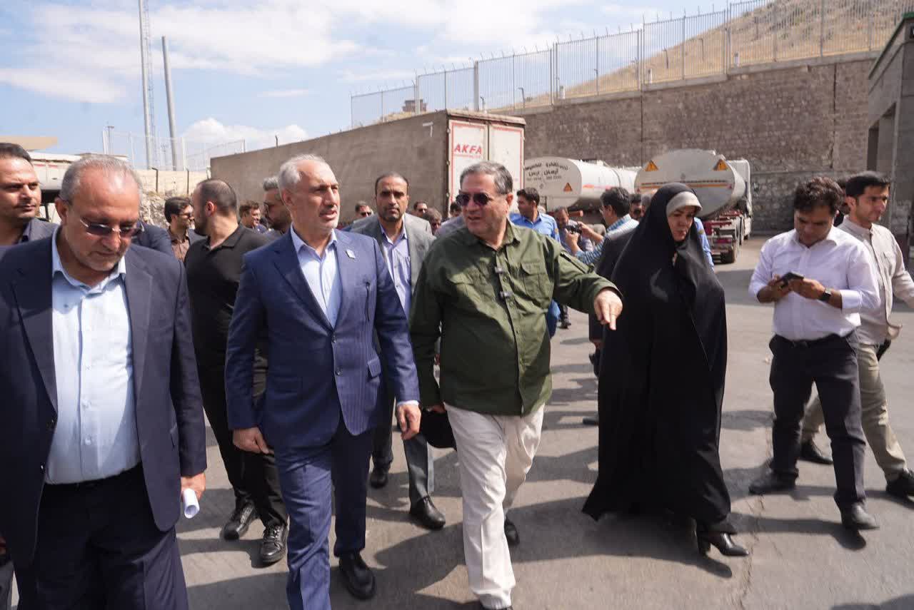 تأکید معاون رئیسجمهور و استاندار آذربایجانغربی بر تأمین اعتبارات توسعه گمرک و پایانه مرزی بازرگان + تصاویر
