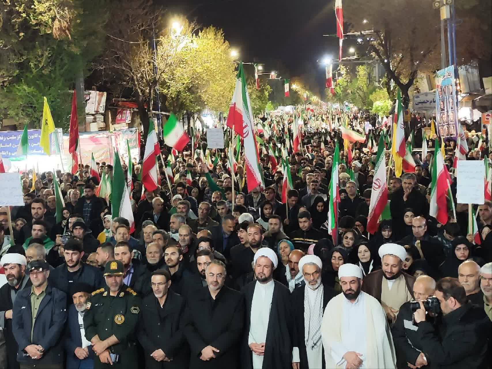 اتحاد، ایستادگی، ولایتمداری و مقاومت پیام مردم ارومیه به جنگ روانی و عملیات رسانه ای دشمنان متجاوز