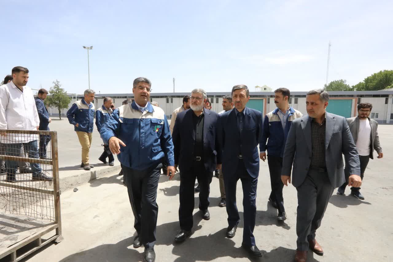 بازدید رئیس بنیاد مستضعفان انقلاب اسلامی و استاندار آذربایجان غربی از کارخانه پاکدیس ارومیه + تصاویر