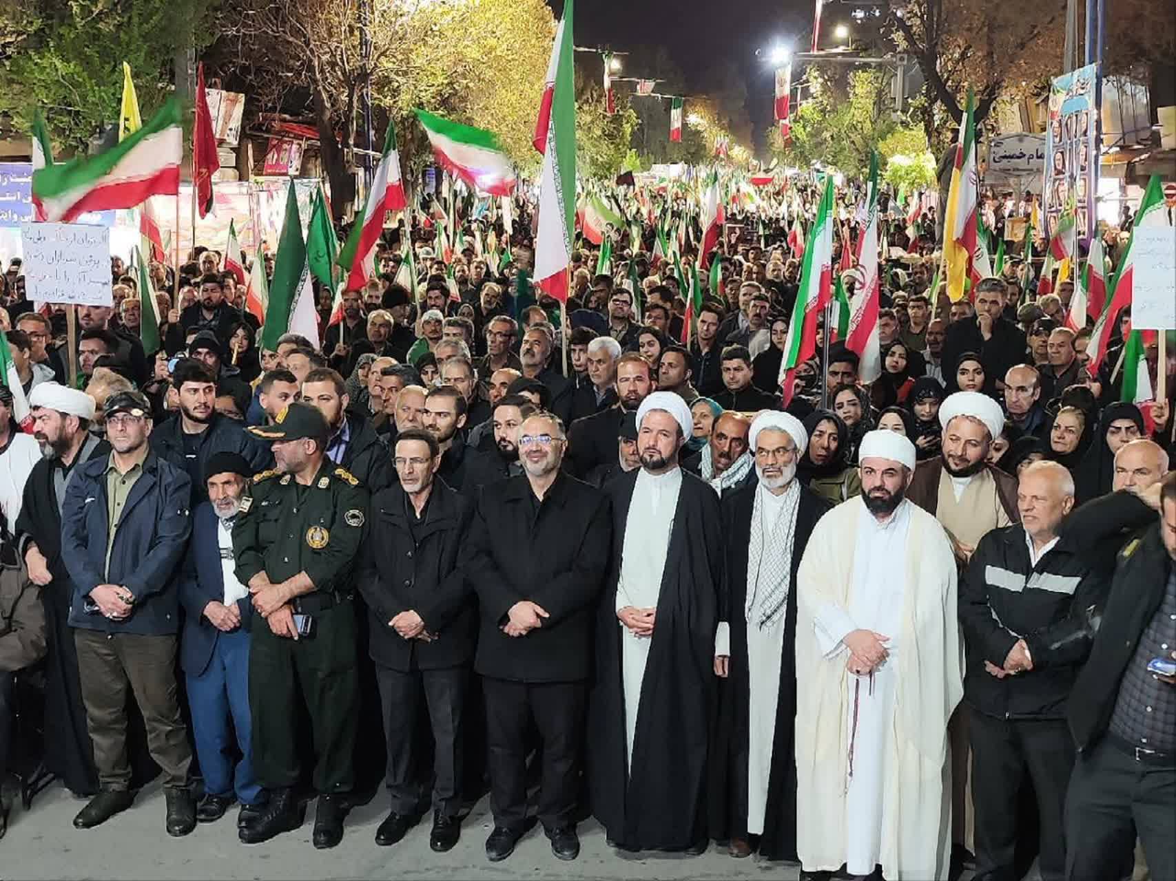 اتحاد، ایستادگی، ولایتمداری و مقاومت پیام مردم ارومیه به جنگ روانی و عملیات رسانه ای دشمنان متجاوز