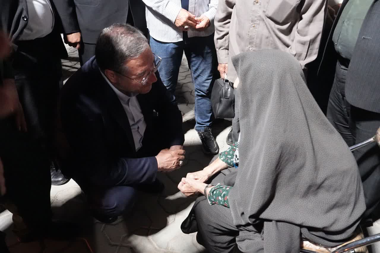 آزادگان، سند زنده ایستادگی و عزت ایران هستند