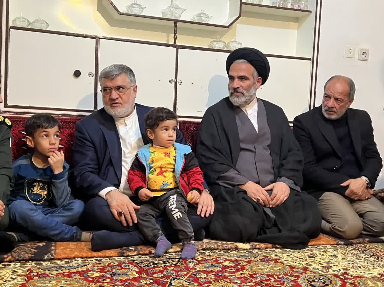 آلبوم تصویری / دیدار استاندار آذربایجانغربی با خانواده شهید رحیم صحابی