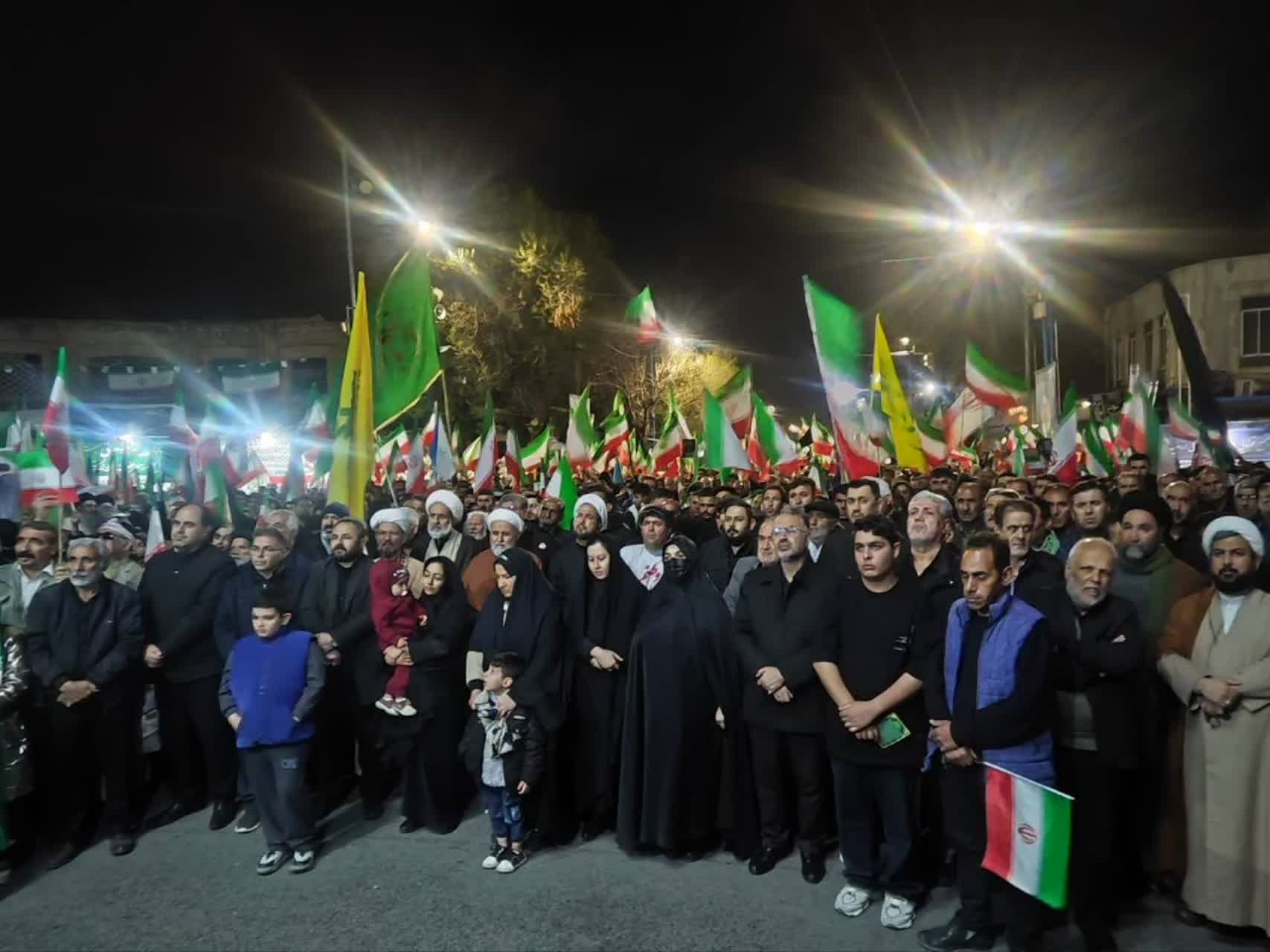 برگزاری آیین تشییع پیکر شهید سرتیپ پاسدار مکرم عظیمی با حضور گسترده مردم