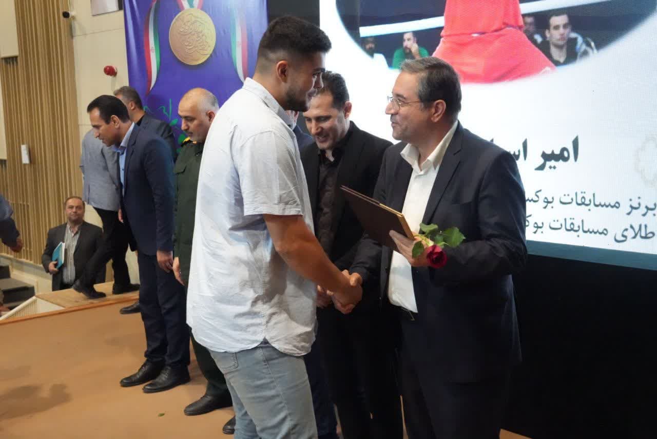 آلبوم تصویری / برگزاری آیین تجلیل از قهرمانان جهانی و آسیایی آذربایجانغربی