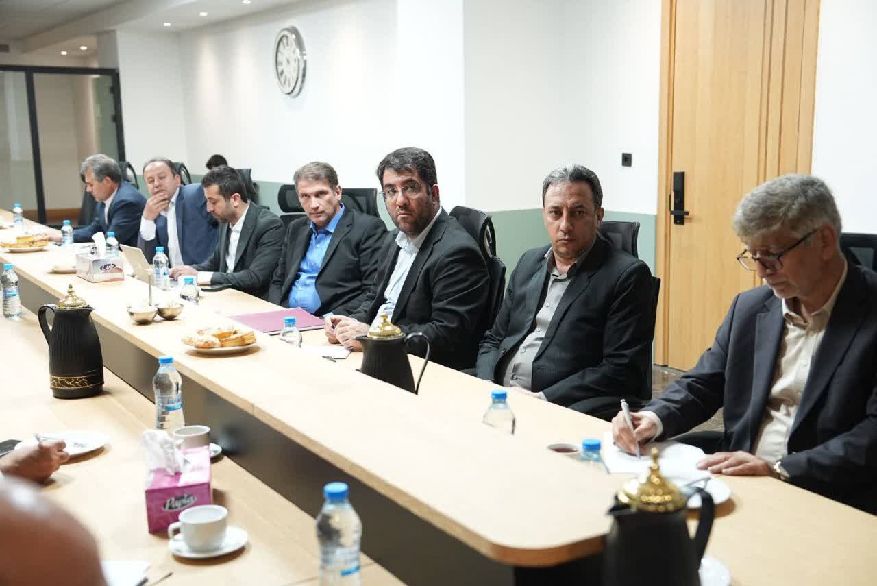 برگزاری نشست راهبردی استاندار آذربایجان‌غربی و معاون وزیر امور خارجه در مرز بازرگان + تصاویر