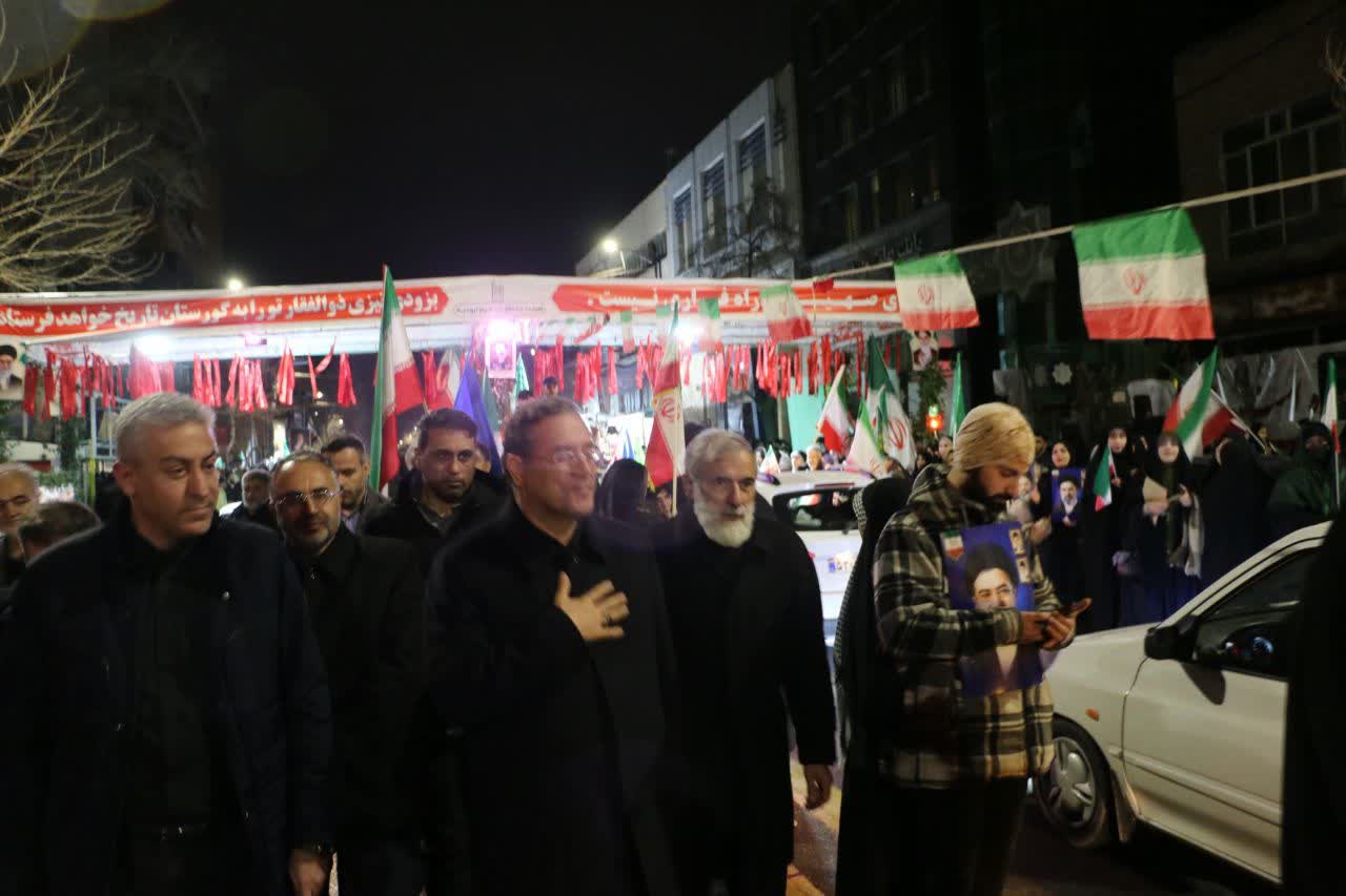 تداوم برگزاری تجمعات شبانه مردم و مسئولان در ارومیه + تصاویر