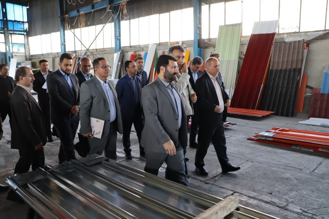 بازدید معاون هماهنگی امور اقتصادی استاندار آذربایجان غربی از دو شرکت تولیدی و صنعتی در ارومیه + تصاویر