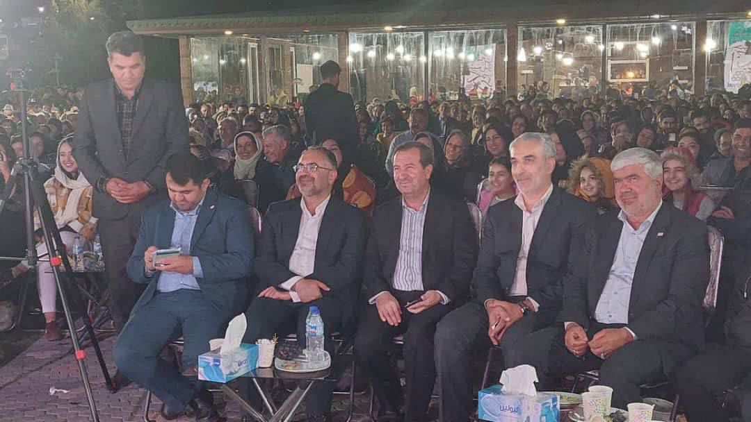 برگزاری آیین اختتامیه جشنواره انگور ارومیه + تصاویر